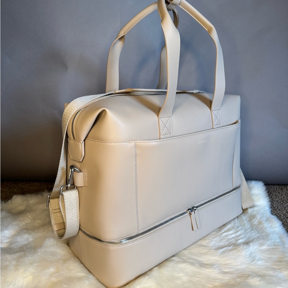 MONOS Metro Weekender - Ivory - Vegan Leather Travel Luggage - Picture 2 of 16